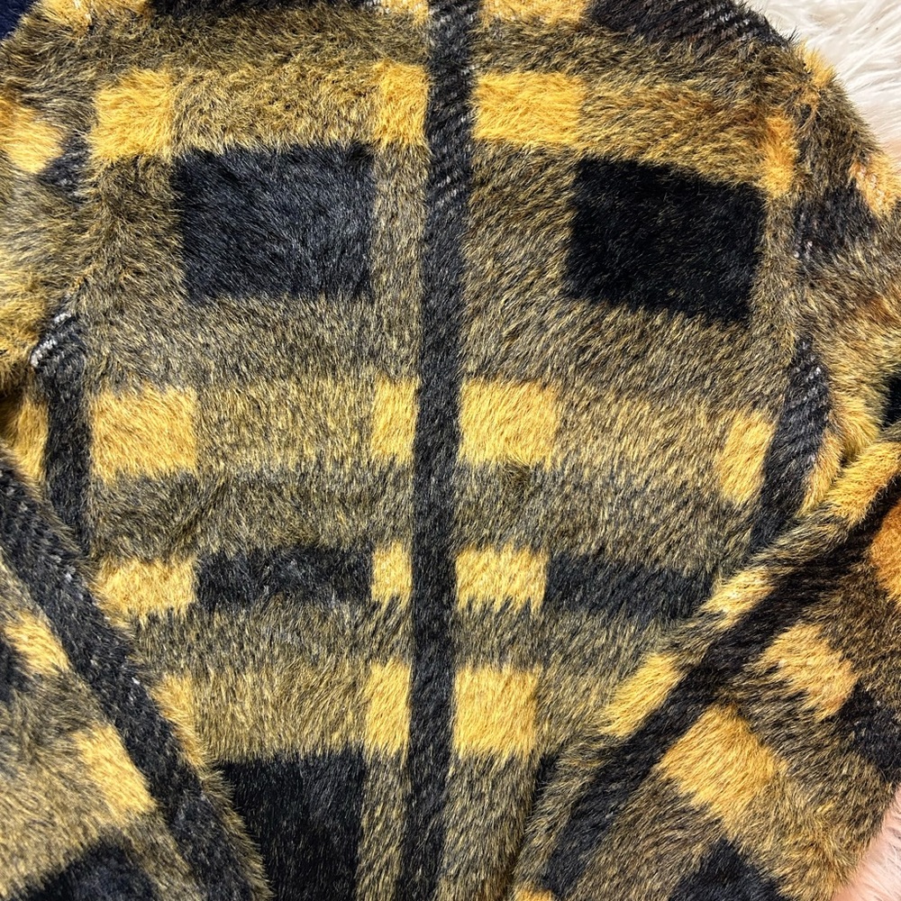 Truth Fuzzy Knit in Yellow and Black - Picture 5 of 7